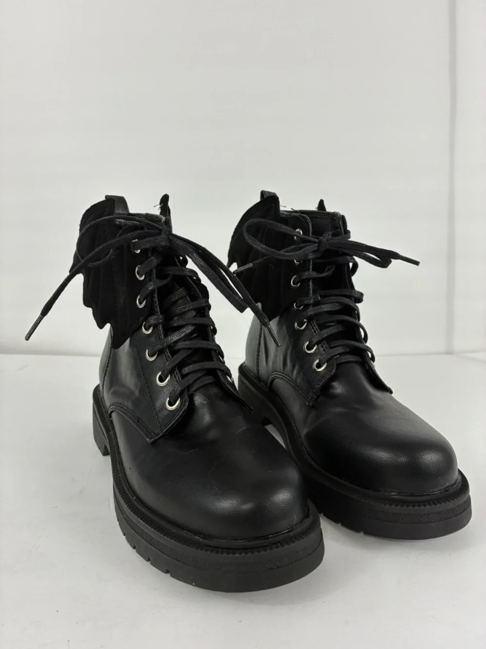 Bat Wing Combat Boots NEW 3.5 Black Lace-Up Lug Sole Ankle Smooth Vegan Leather